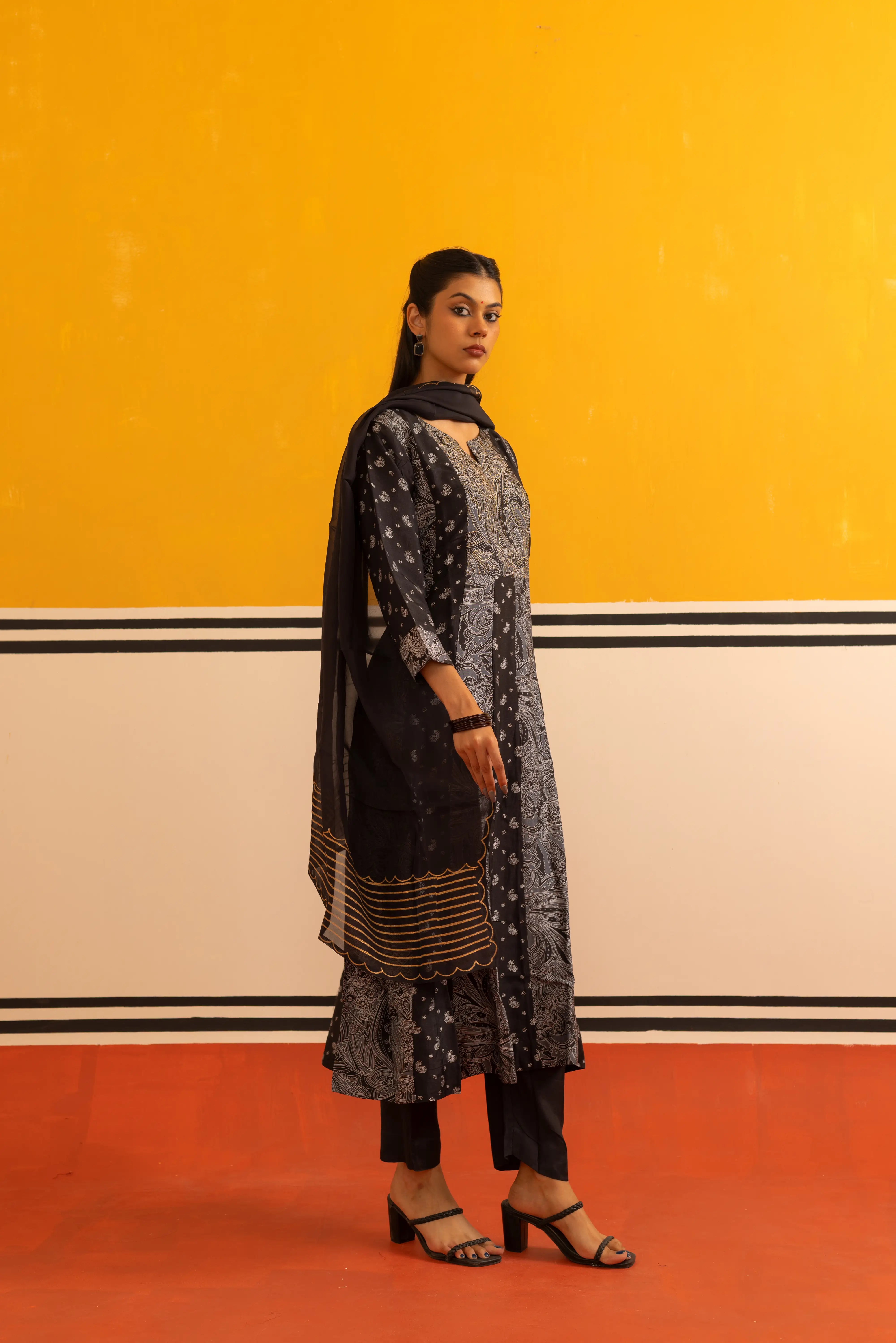 Elegant Black Kalidaar Suit Set