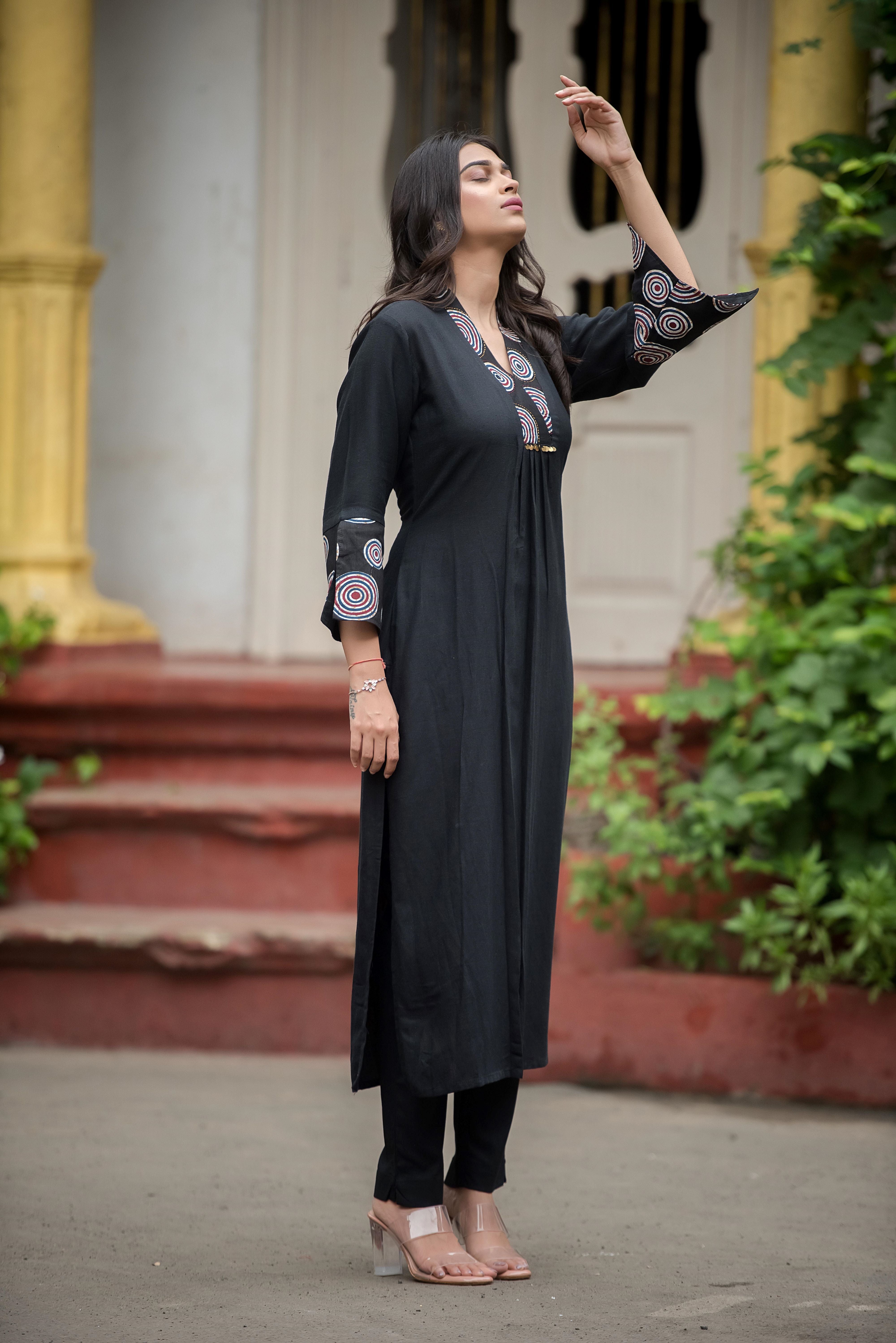 Black Straight Kurti – Effortless Elegance