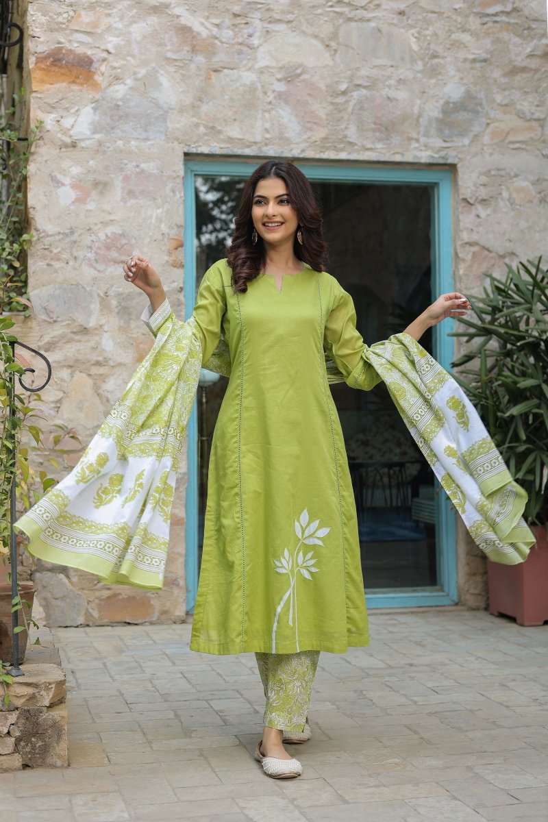 PAYAL Green Kurta Suit Set with Floral Embroidery - Payal