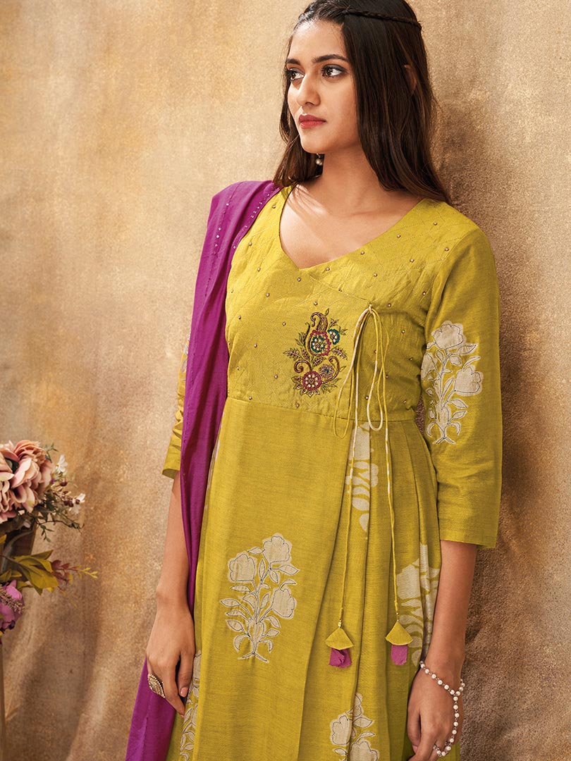 Payal Designer Aline Different Look Casula Ethnic Wear Online Pent Suit. - Payal