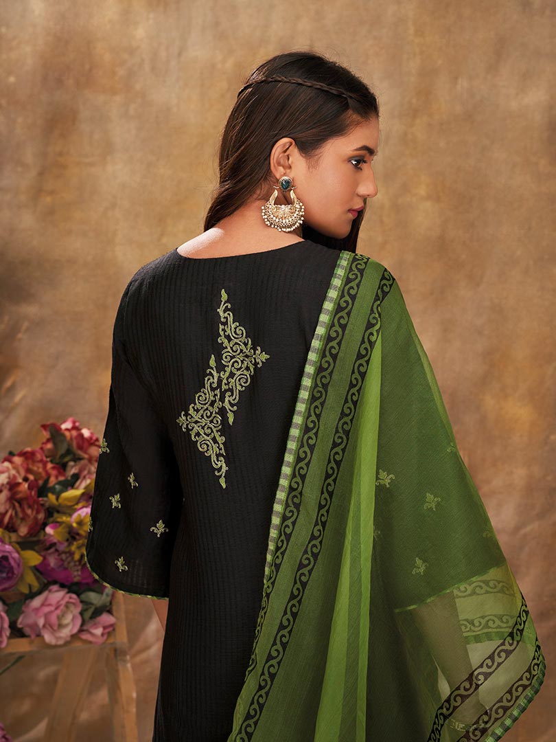 Payal Designer Straight Cut Smart Look Festive Ethnic Wear Online Pent Suit - Payal