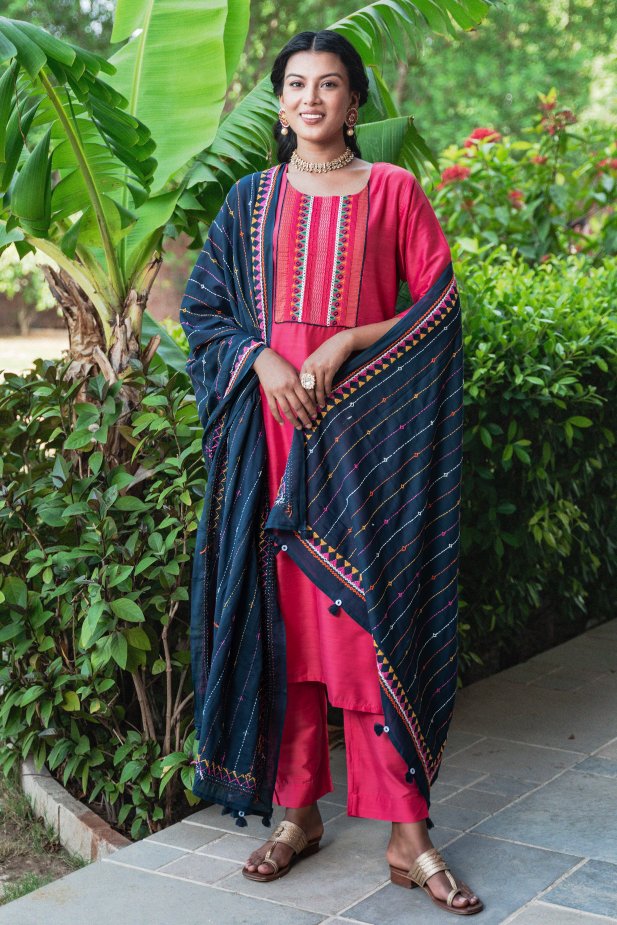 Red Modal Handwork Suit Set - Payal