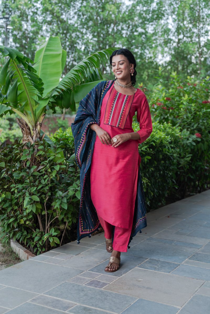 Red Modal Handwork Suit Set - Payal