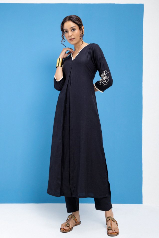 WOK Floral Embroidered Kurta Set - Payal