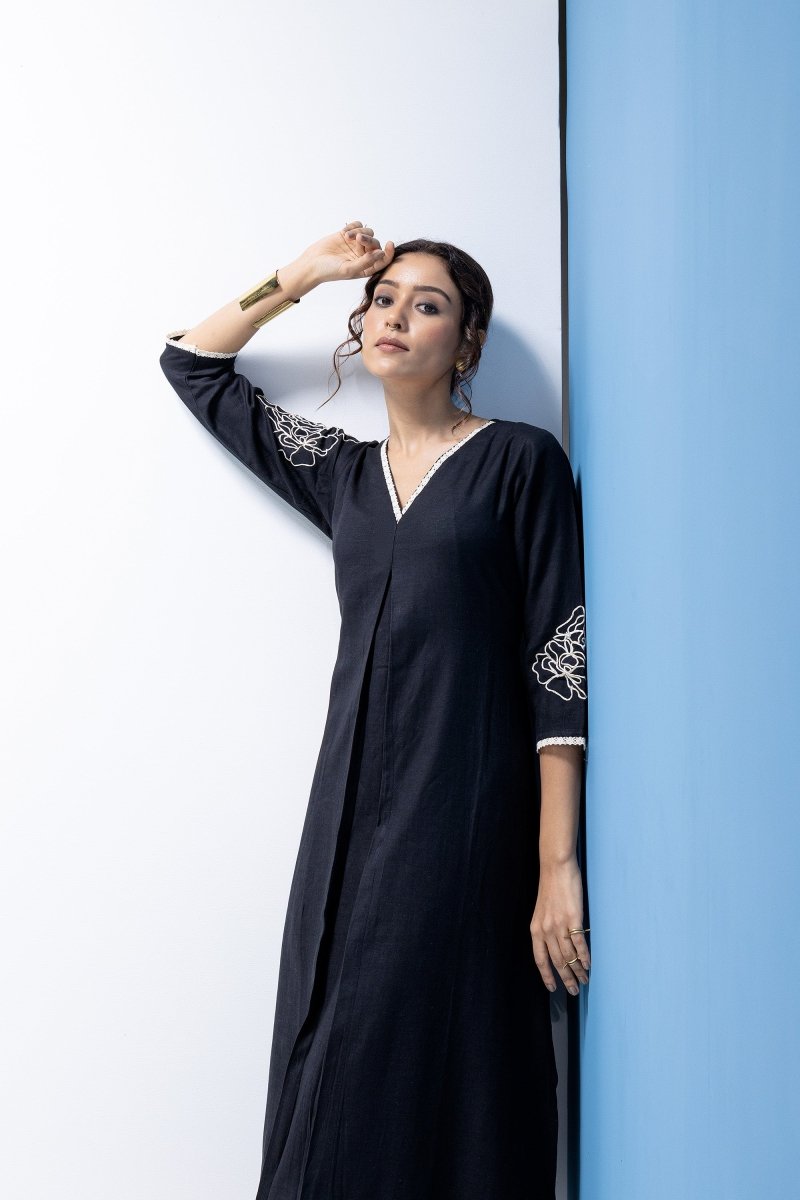 WOK Floral Embroidered Kurta Set - Payal