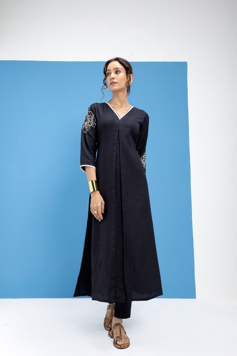 WOK Floral Embroidered Kurta Set - Payal