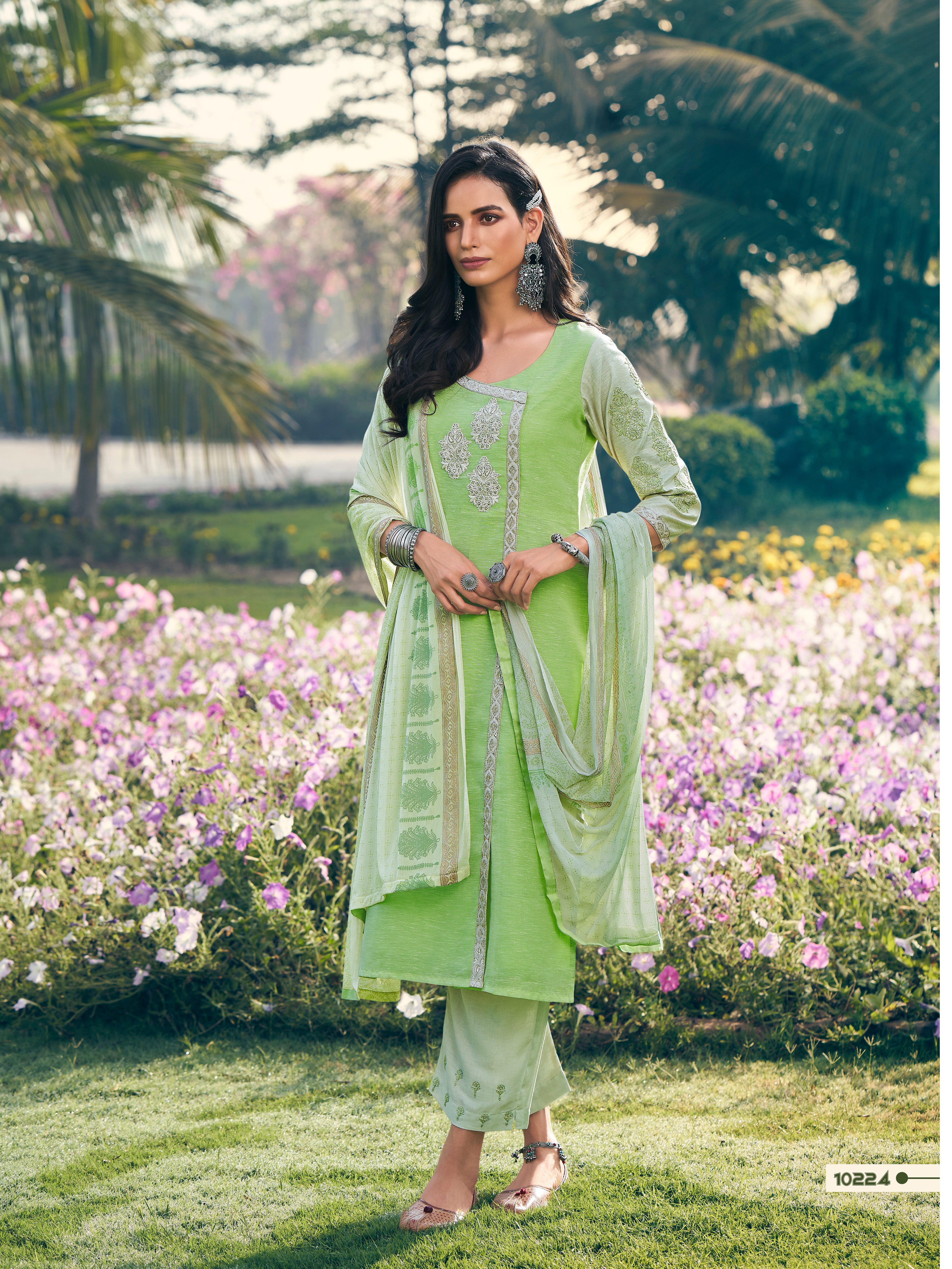 Pista Green A-Line Suit with Dori Work