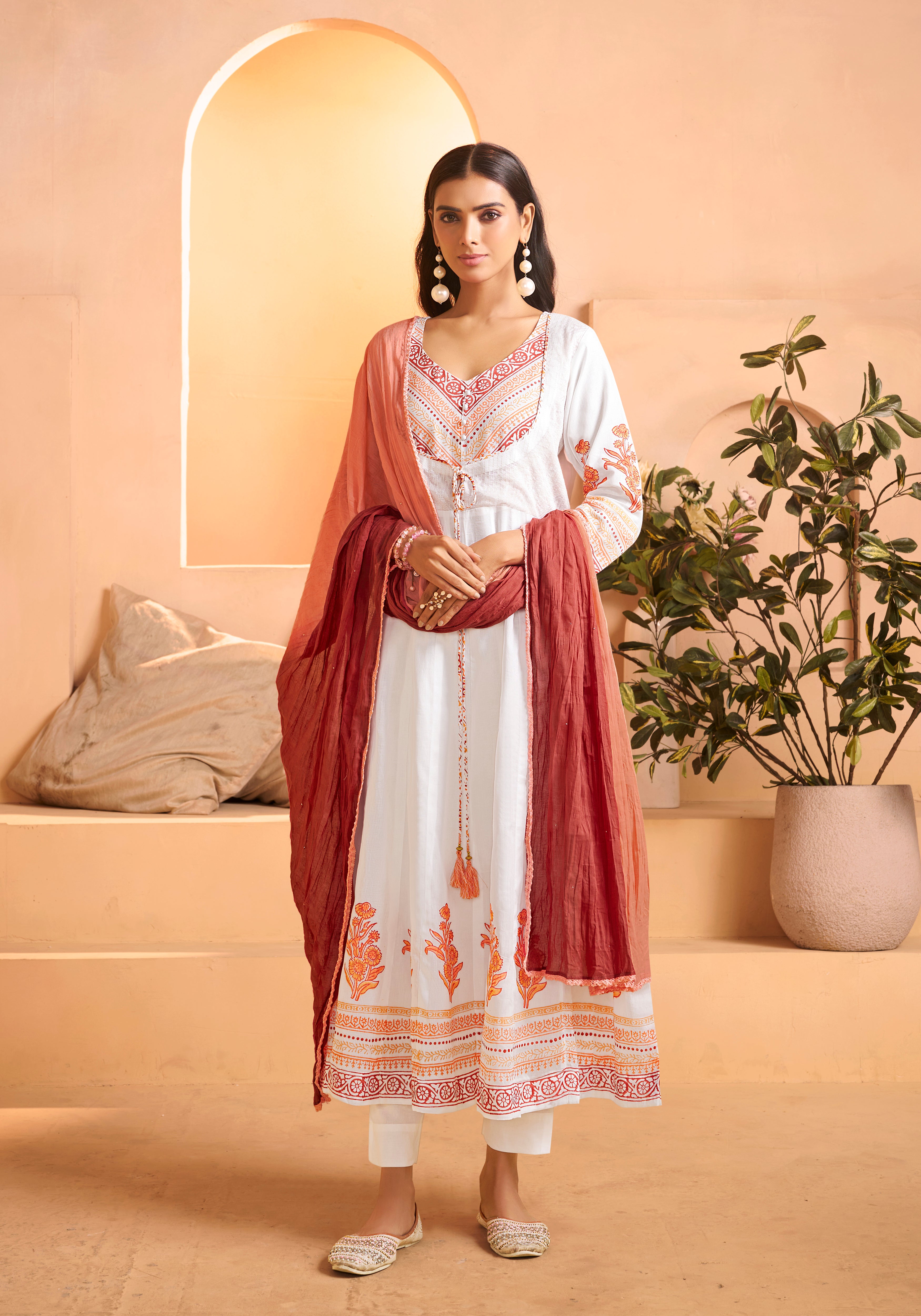 Elegant White Malmal Flair Salwar Suit