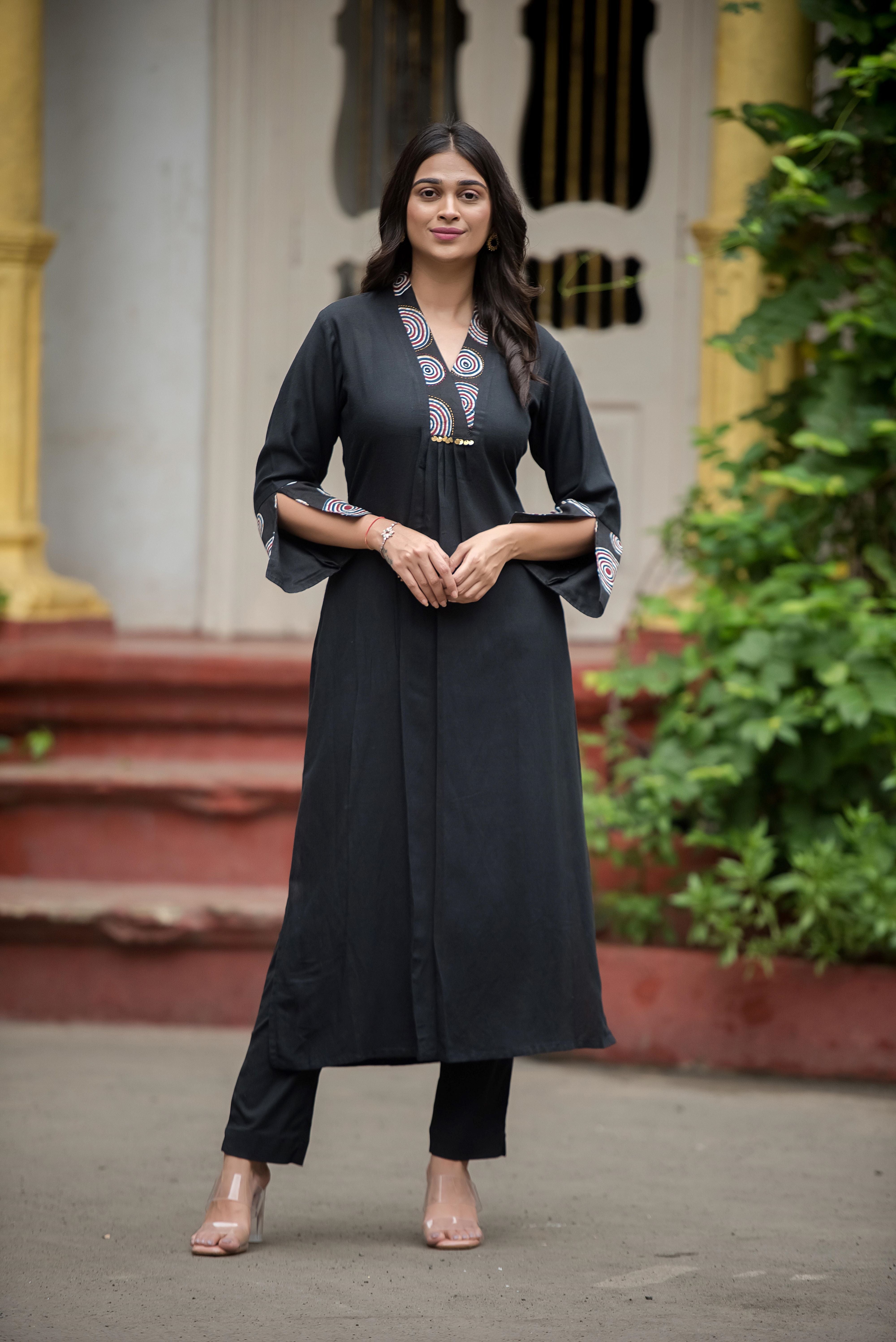 Black Straight Kurti – Effortless Elegance