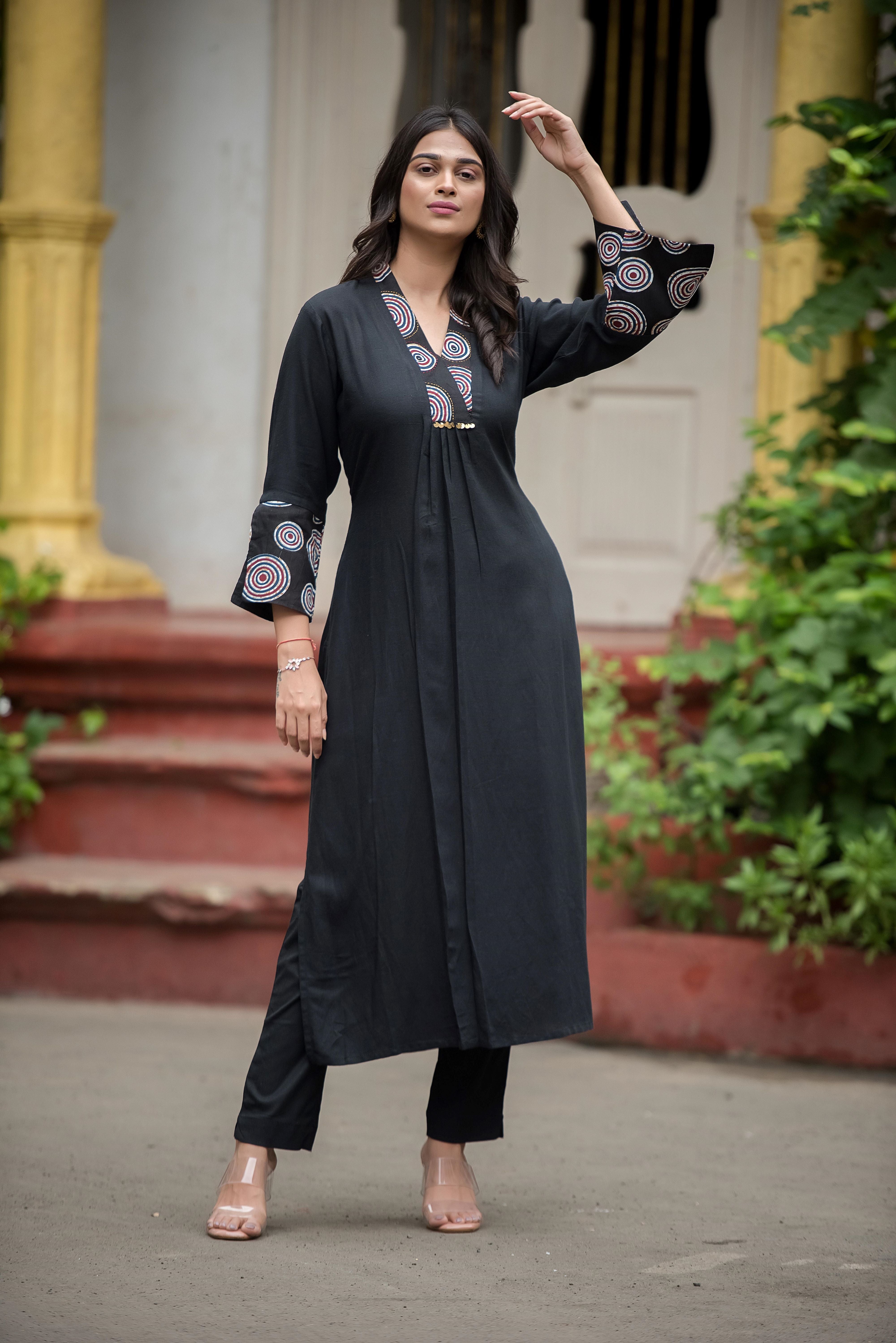 Black Straight Kurti – Effortless Elegance