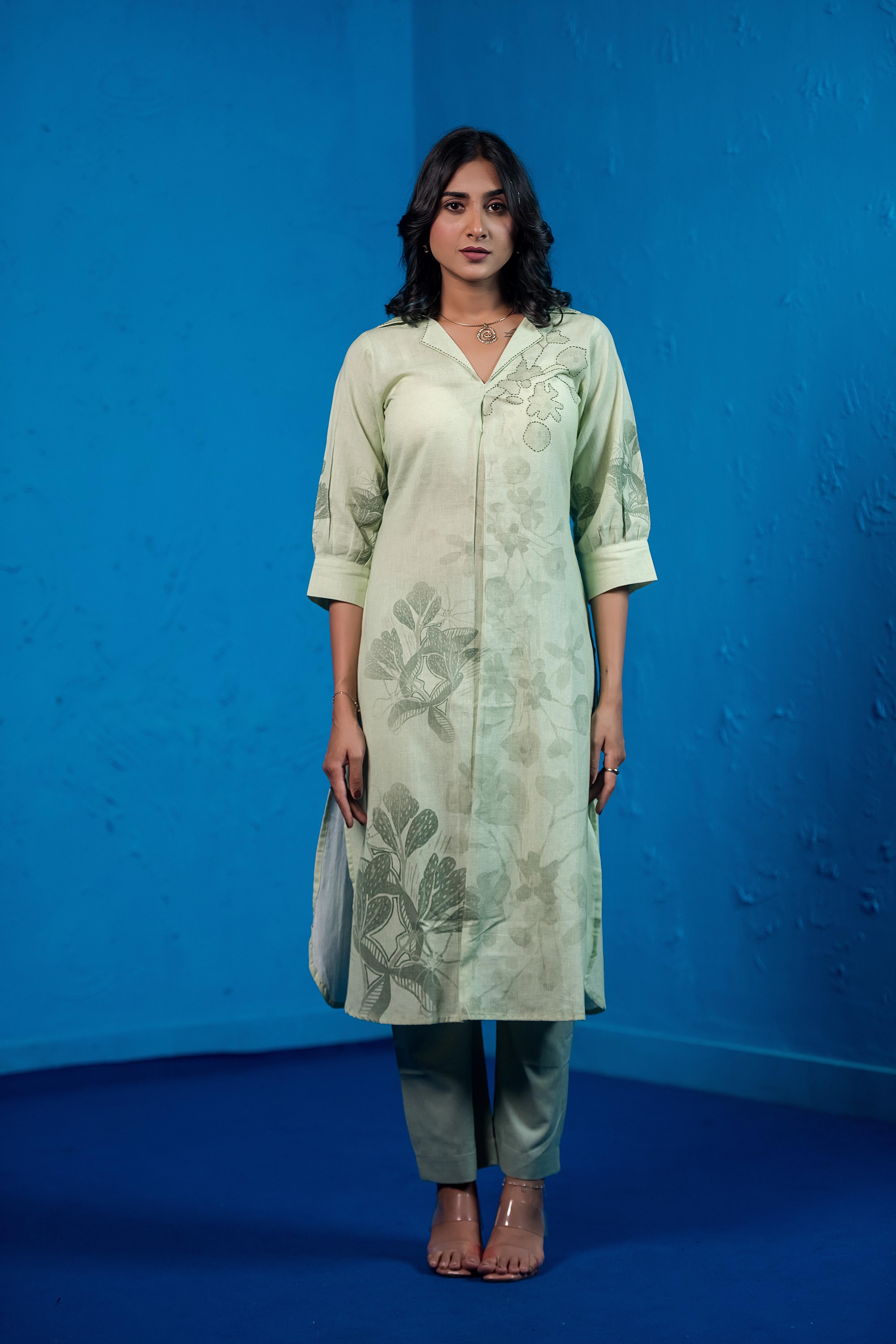Graceful Pista Green with Handcrafted Charm