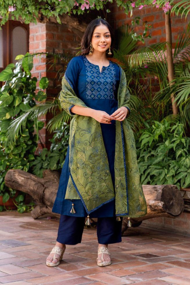 Dola Silk Printed suit Set - Payal